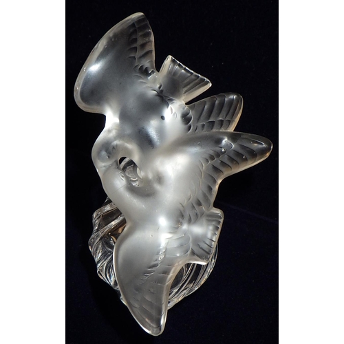 598 - A Lalique Nina Ricci perfume bottle