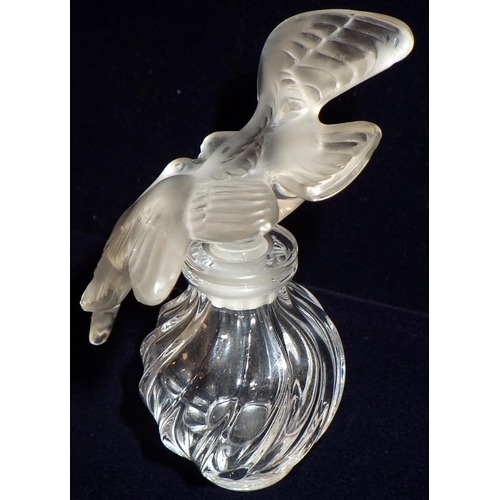 598 - A Lalique Nina Ricci perfume bottle