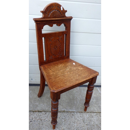 790 - An Edwardian oak hall chair