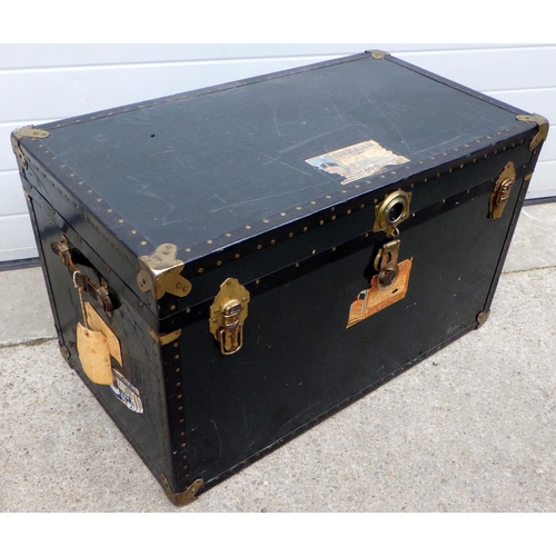 928 - A travelling trunk with two Cunard stickers, 92cm wide