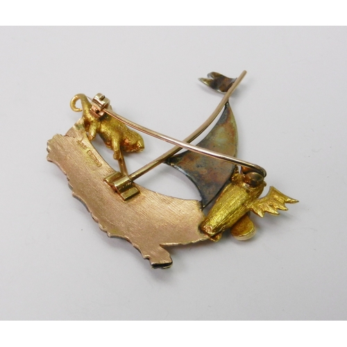 52 - The Owl and the Pussycat, a novelty boat-shaped brooch, 9ct gold Birmingham 1977.  43mm tail to wing... 