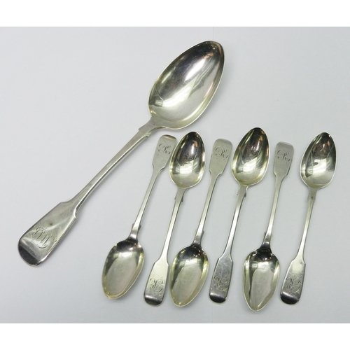 141 - Six matching Victorian silver fiddle pattern teaspoons, a/f; a William IV silver fiddle pattern tabl... 