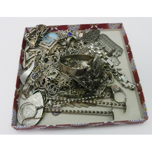 146 - Costume jewellery incl white metal pieces