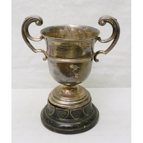 173 - A silver trophy cup bearing York interest presentation inscription: 