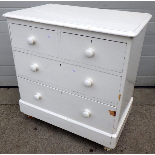 620 - A white painted Victorian chest of drawers, drawer front chipped, 90cm wide