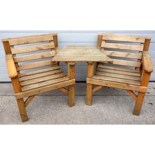 624 - A Jack & Jill garden seat with central table