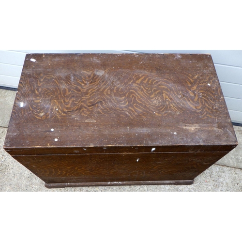 628 - A scumble painted blanket box, 91cm wide