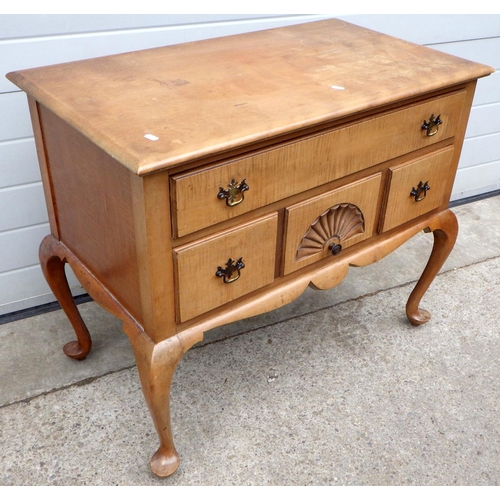 632 - A lowboy on cabriole legs, 91cm wide