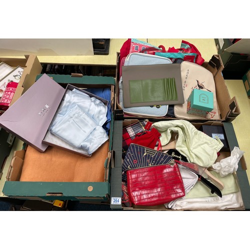 264 - A qty of misc bags, blankets etc (3)