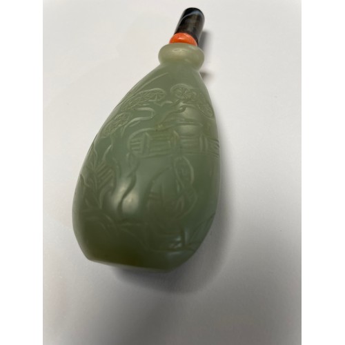 270 - A Chinese snuff bottle, 87mm tall incl stopper.