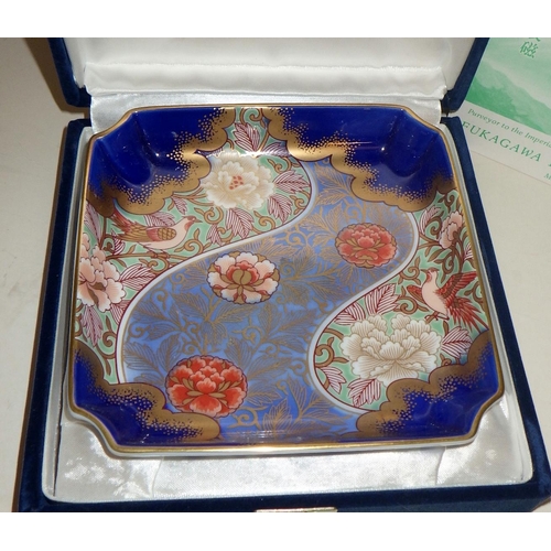 313 - A boxed Fukagawa porcelain dish