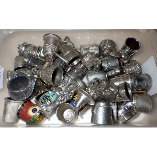 319 - A collection of misc metal thimbles