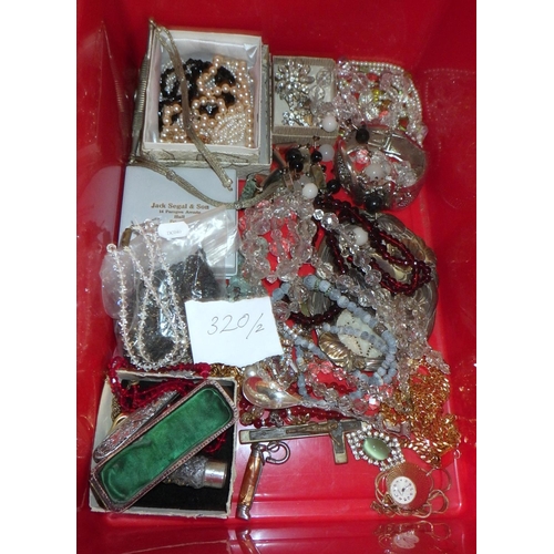 320 - A qty of costume jewellery (2)