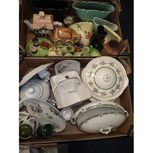 351 - A large qty of misc ceramics to inc Dartmouth,  (5)