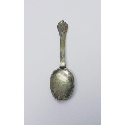 14 - A James II trefid teaspoon, William Robinson, Newcastle c1687.  95mm long.