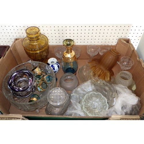 224 - A qty of misc glassware to inc boxed H.M.S Endeavour glass model etc (4)