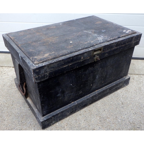 732 - A black painted joiners tool chest, with label, 