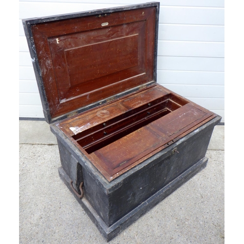 732 - A black painted joiners tool chest, with label, 