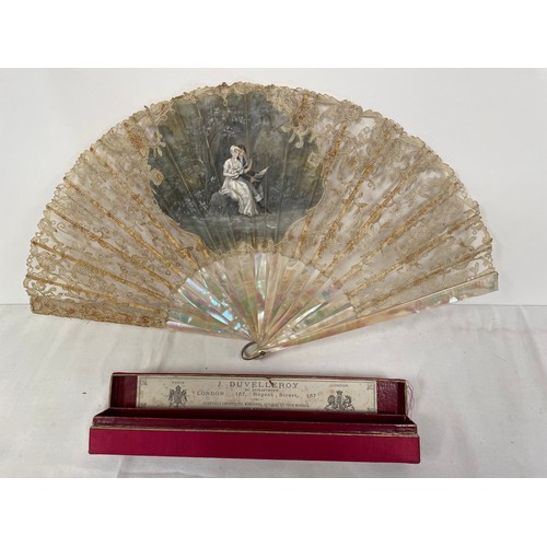 124 - A late Victorian mother of pearl and lace fan presented in a contemporary box; a qty of costume jewe... 