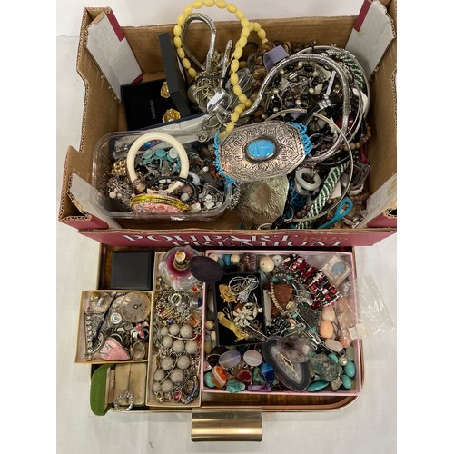 114 - A qty of costume jewellery, watch movements, loose stone beads etc.