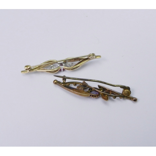 103 - A 9ct gold stone set bar brooch, late 20th cent, 2g gross / 42mm long; another bar brooch, yellow me... 