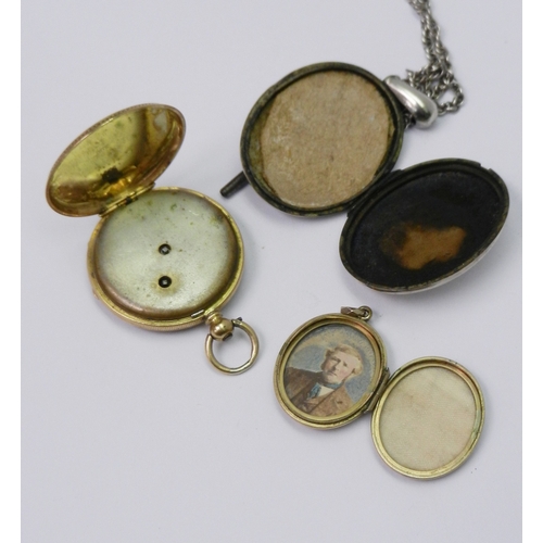 104 - An open cased pocket watch comprising a Swiss lever movement in a yellow metal back and front case m... 