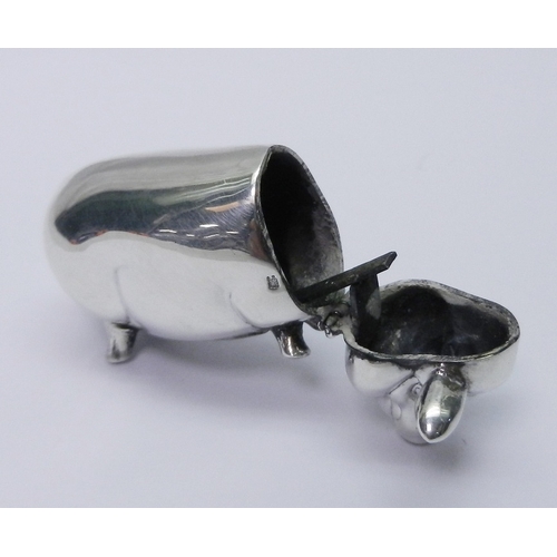 29 - A novelty vesta case shaped as a pig, Birmingham late 20th cent.  60mm long / 40g