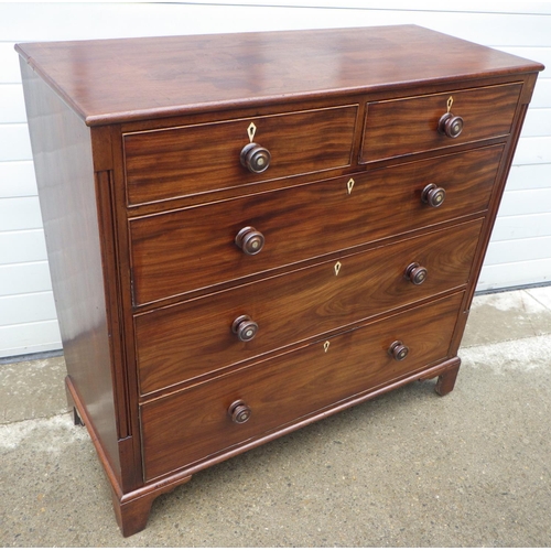 893 - A 19th cen mahogany chest of drawers, 126cm wide