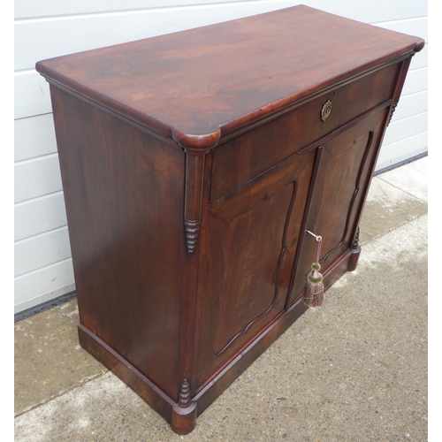 895 - A 19th cen Continental mahogany chiffonier, 98cm wide