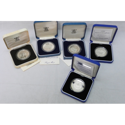 156 - Royal Mint Collectors' Coins: 1980s 1990s UK issue commemorative Silver Proof £5 and Crown Coins, al... 