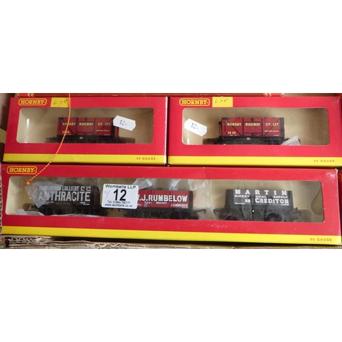 12 - A group of eight boxed various Hornby carriages and three engines (11)