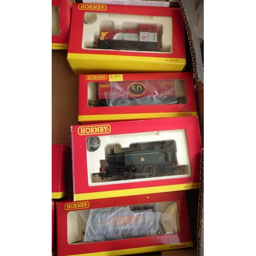 12 - A group of eight boxed various Hornby carriages and three engines (11)