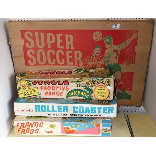 18 - A group of four vintage games (4)