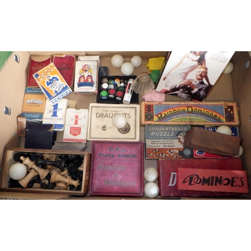 20 - A qty of misc games toys, chess set etc (2)