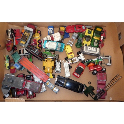 33 - A qty of die-cast models incl cars and lorries, Dinky, Matchbox, Corgi etc.  Most a/f (2)