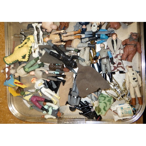 40 - A large qty of Star Wars figures (2)