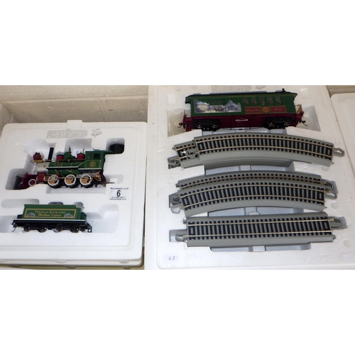 6 - A Thomas Kincade Christmas Edition model railway set (7)