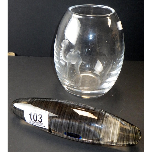 103 - A Hadeland Willy Johansson paperweight 20cm long together with an etched vase (2)