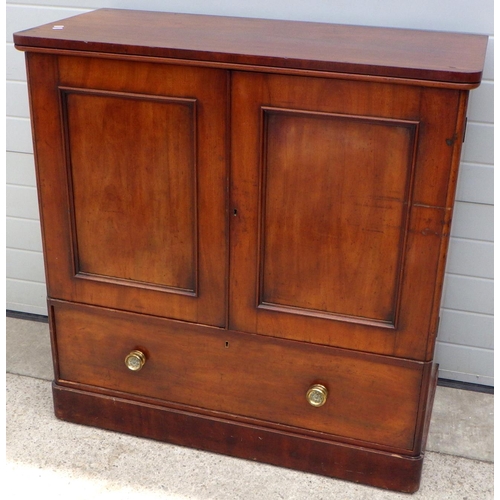 A 19th cen mahogany low press cupboard, 115cm wide