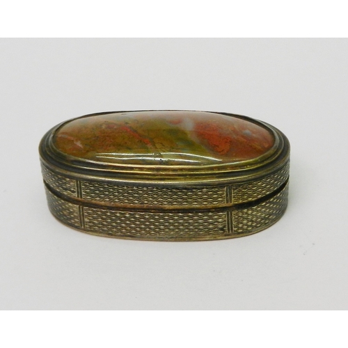 132 - A George III oval silver vinaigrette box, the sides and base engine turned, the top inlaid with an a... 