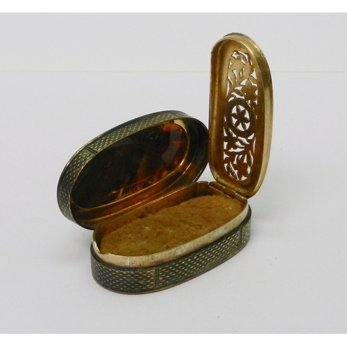 132 - A George III oval silver vinaigrette box, the sides and base engine turned, the top inlaid with an a... 