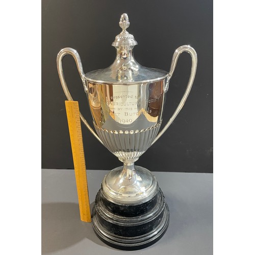 1 - A Silver trophy, Presented To Ossett Agricultural Society By The Ossett Butchers 1949. 1295g 37cm ta... 