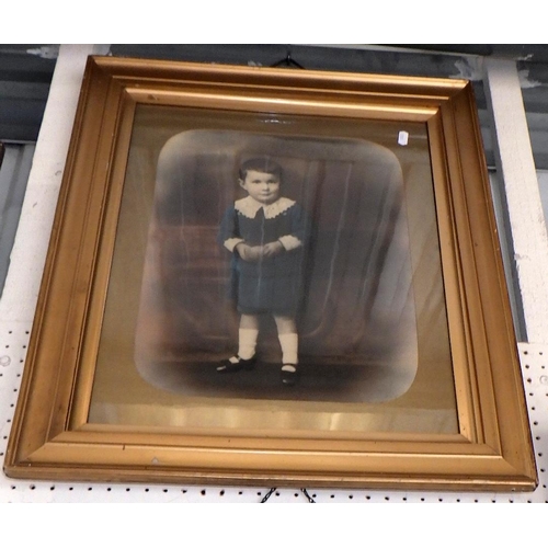 26 - A group of nine vintage portrait photographs etc (9)