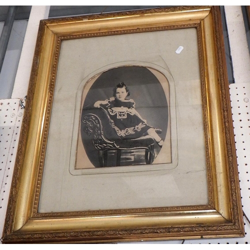 26 - A group of nine vintage portrait photographs etc (9)