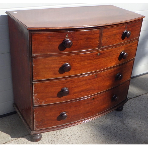 720 - A Victorian bow fronted chest of drawers AF 108w x 54d x 100hcm