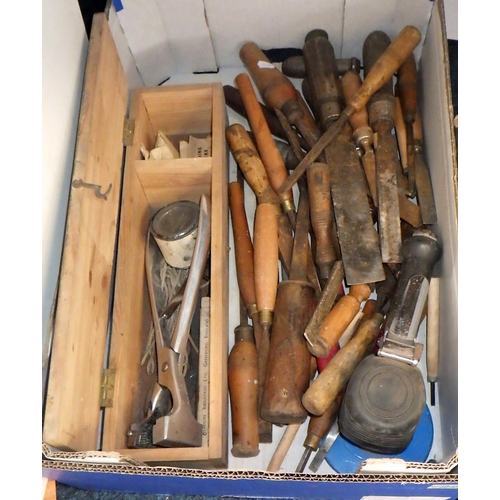 228 - A qty of misc hand tools, Stanley planes, animal tattoo device etc (2)