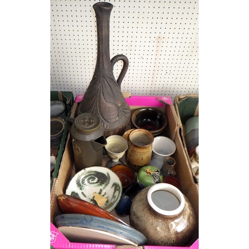 274 - A quantity of miscellaneous ceramics (3)