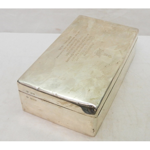 68 - A silver and hardwood cigarette box early 20th cent having military interest / Royal Berkshire Regim... 