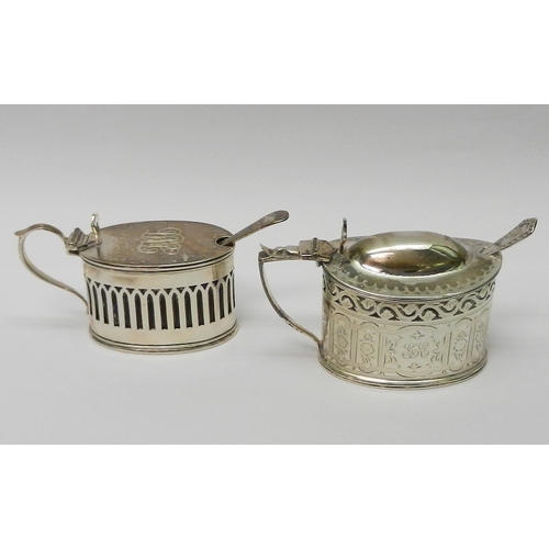 8 - A mustard pot oval domed topped in Georgian revival manner, Birmingham 1899, 90mm long incl handle; ... 