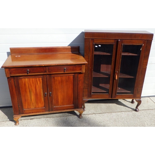 717 - A mahogany chiffionier and a low bookcase (2)